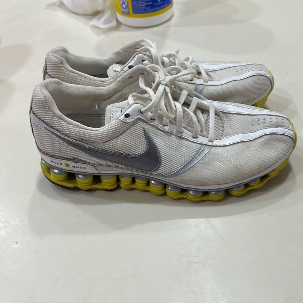 Women’s Nike Shox